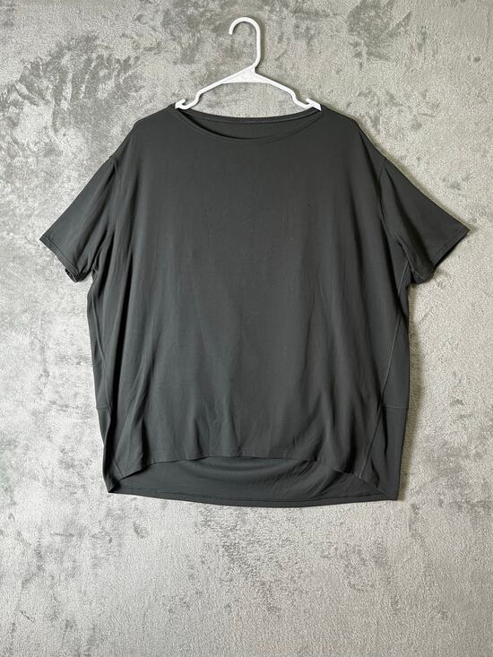 lululemon athletica Tops - Lululemon Back In Action Short Sleeve T-Shirt Nulu Graphite Grey 14 Athleisure